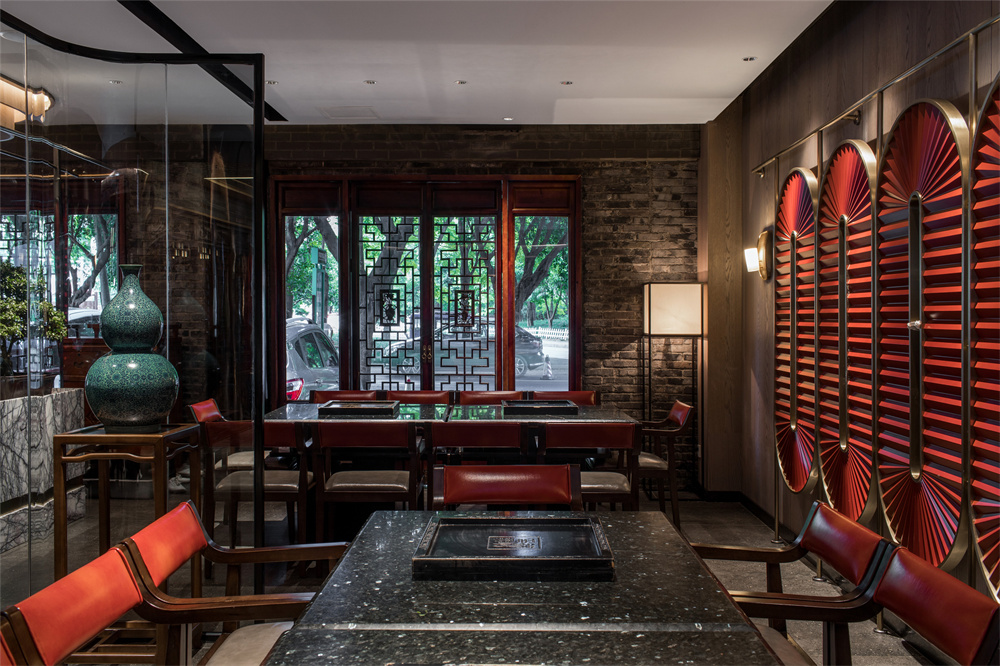 层高不高的重庆老火锅店经典翻新改造设计方案(图4) 层高不高的重庆老火锅店经典翻新改造设计方案(图4)