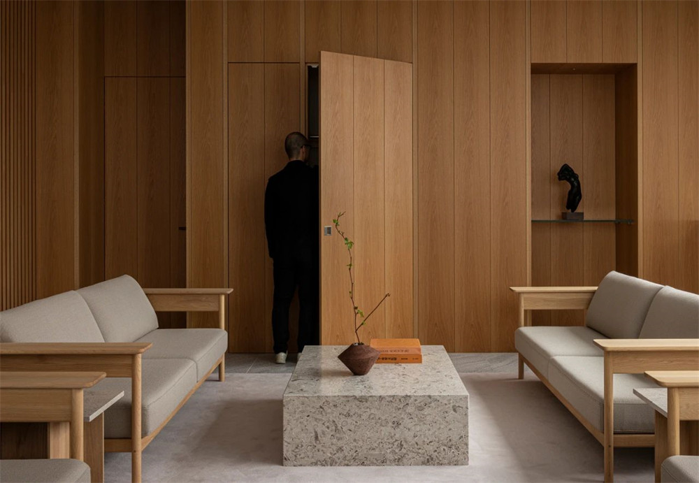 现代简约宁静的新长野总部办公室装修设计方案(图7) 现代简约宁静的新长野总部办公室装修设计方案(图7)