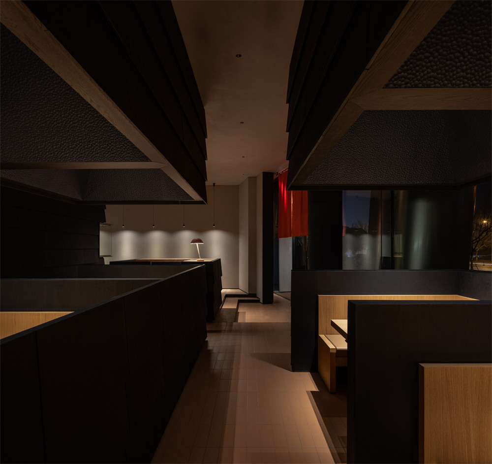 郑州金博大分享日式炭烤牛肉烤肉店装修设计图(图3) 郑州金博大分享日式炭烤牛肉烤肉店装修设计图(图3)