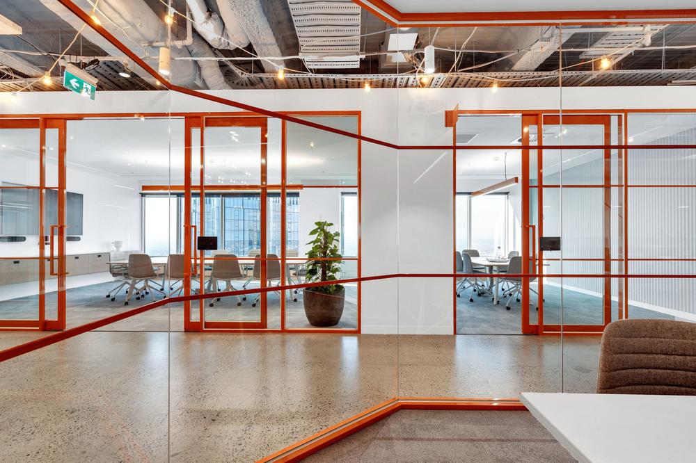 郑州金博大分享高雅温馨时尚的集团办公室装修设计(图9) 郑州金博大分享高雅温馨时尚的集团办公室装修设计(图9)