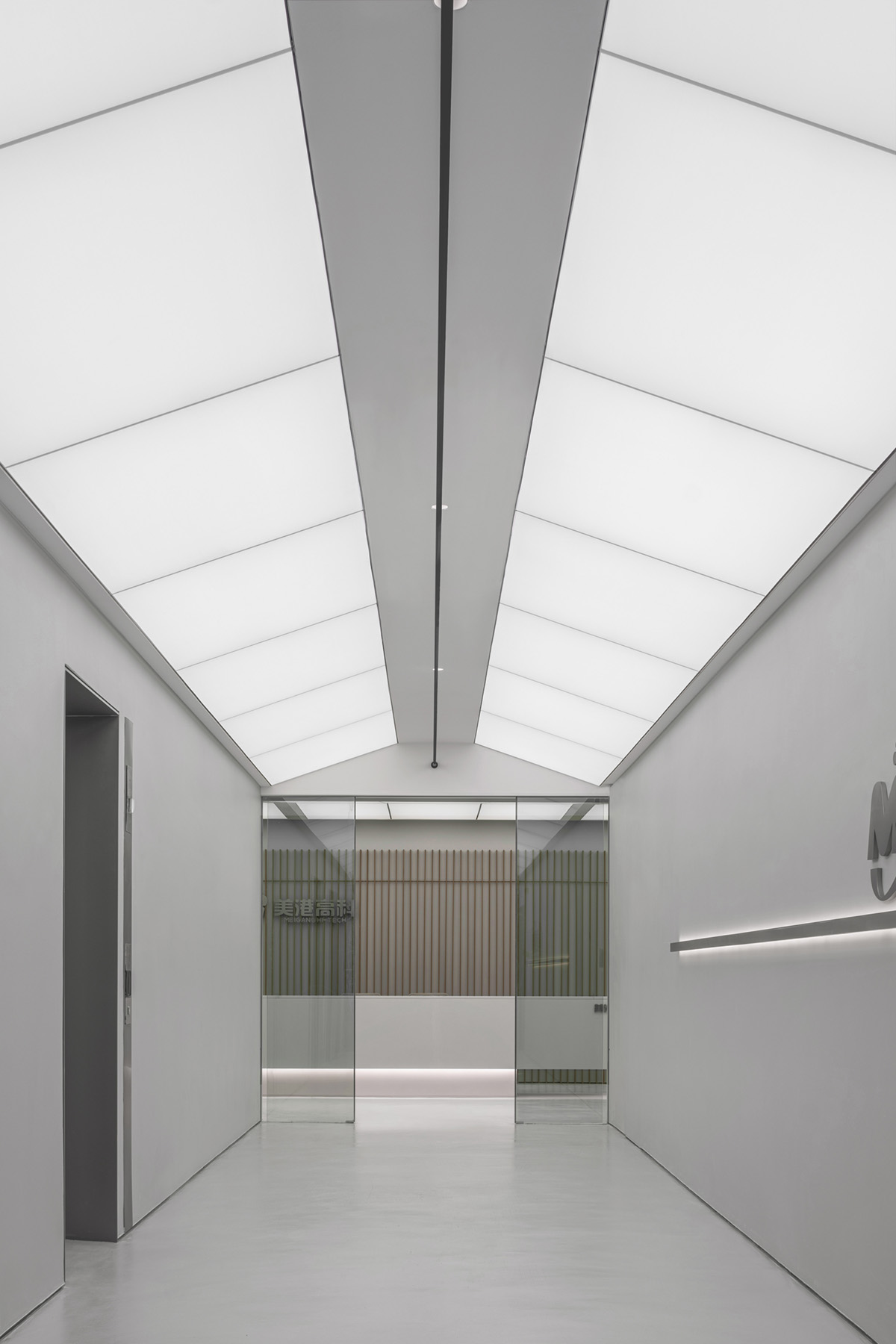 1200平方现代极简风生物科技公司办公室装修(图1) 1200平方现代极简风生物科技公司办公室装修(图1)