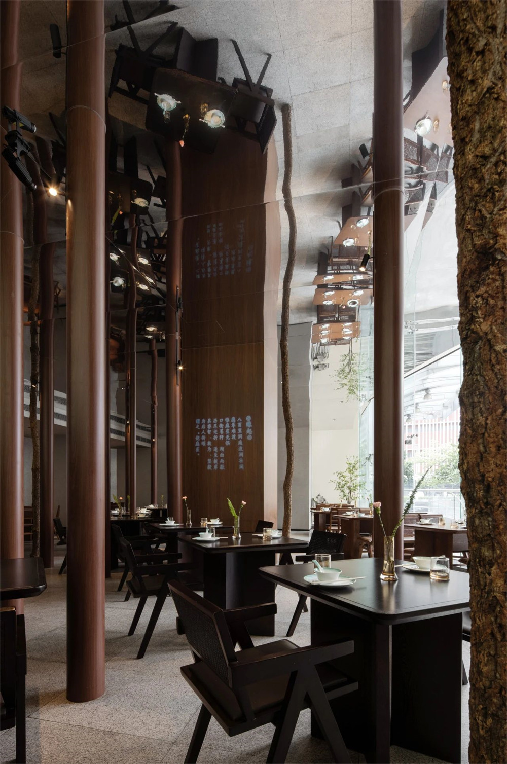 郑州金博大分享佬麻雀新湘菜餐厅装修设计(图3) 郑州金博大分享佬麻雀新湘菜餐厅装修设计(图3)