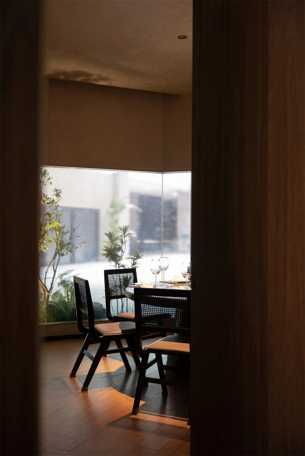 郑州金博大分享佬麻雀新湘菜餐厅装修设计(图6) 郑州金博大分享佬麻雀新湘菜餐厅装修设计(图6)