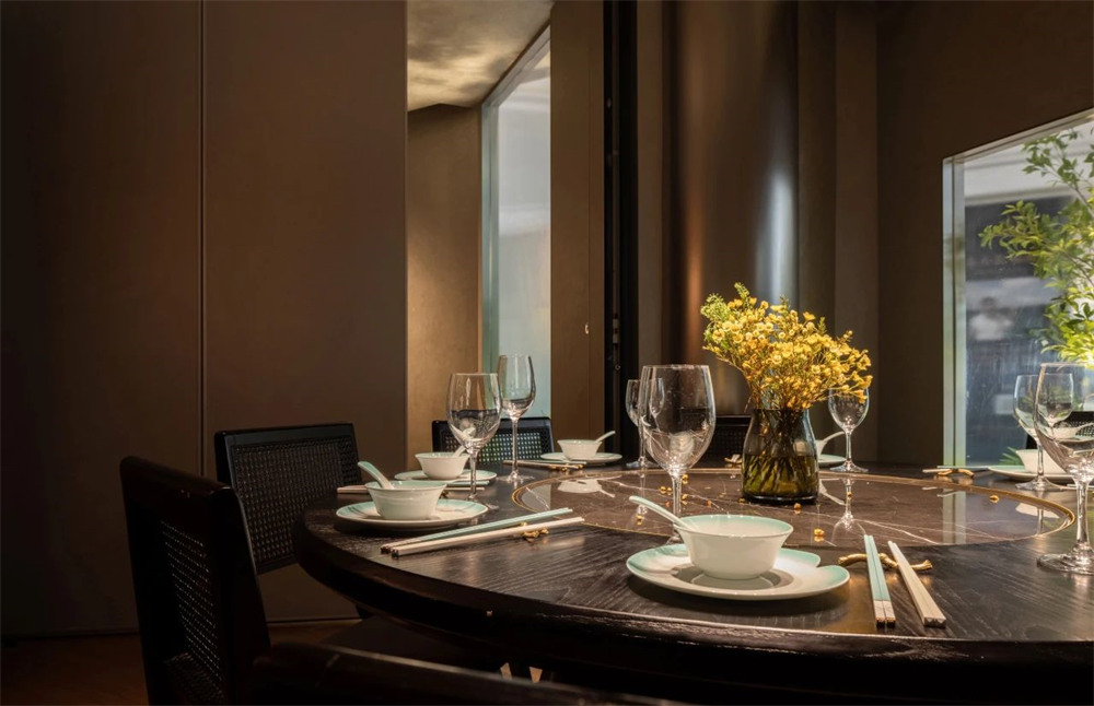 郑州金博大分享佬麻雀新湘菜餐厅装修设计(图9) 郑州金博大分享佬麻雀新湘菜餐厅装修设计(图9)