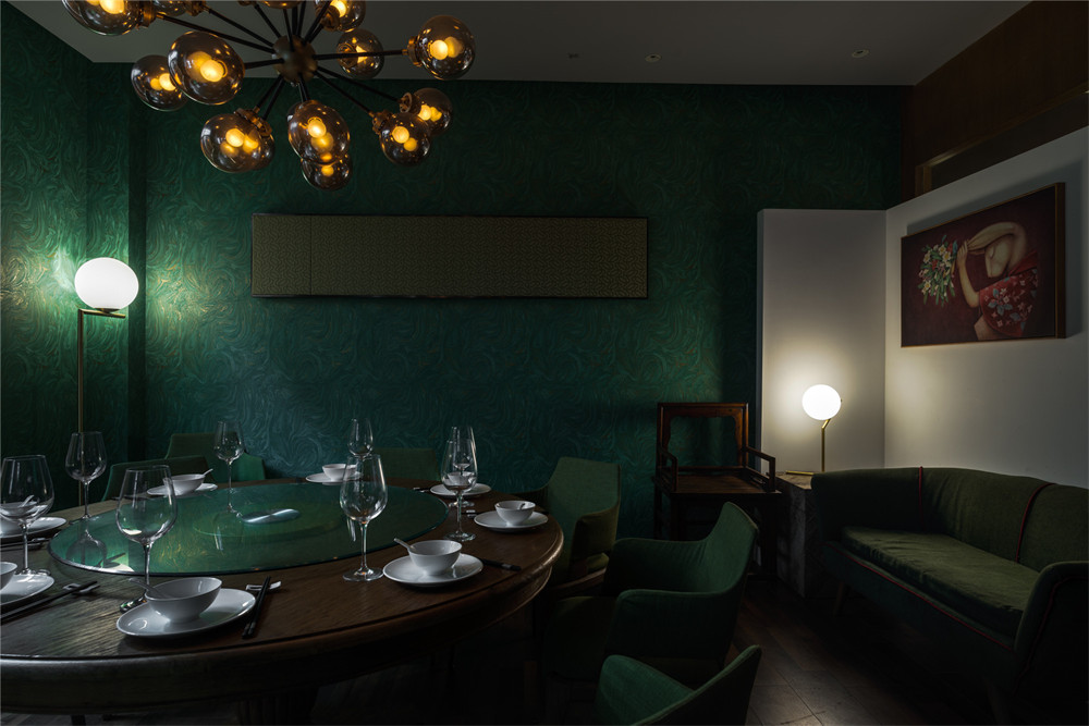 创意川菜与葡萄酒结合的拔萃音乐酒吧餐厅装修设计(图6) 创意川菜与葡萄酒结合的拔萃音乐酒吧餐厅装修设计(图6)