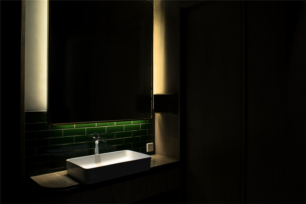 创意川菜与葡萄酒结合的拔萃音乐酒吧餐厅装修设计(图7) 创意川菜与葡萄酒结合的拔萃音乐酒吧餐厅装修设计(图7)