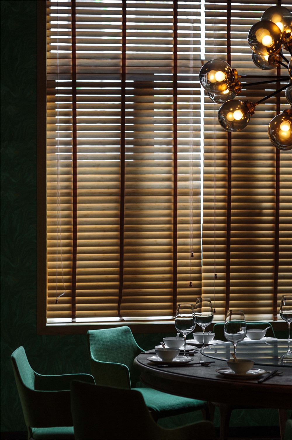 创意川菜与葡萄酒结合的拔萃音乐酒吧餐厅装修设计(图8) 创意川菜与葡萄酒结合的拔萃音乐酒吧餐厅装修设计(图8)