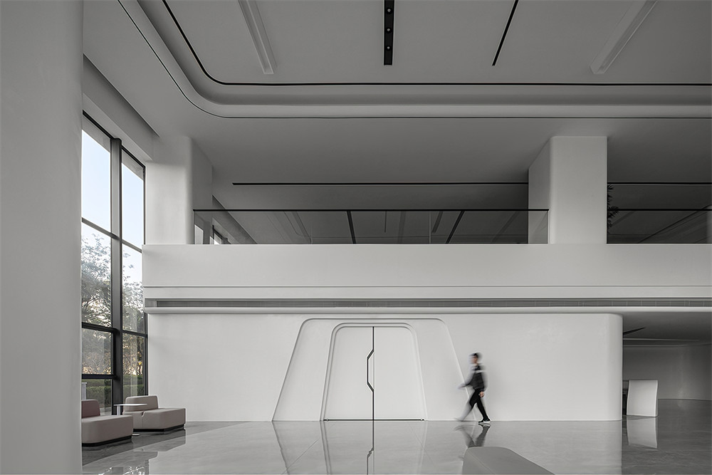 8000㎡迅扬科技总部展厅&办公大楼装修设计方案(图1) 8000㎡迅扬科技总部展厅&办公大楼装修设计方案(图1)