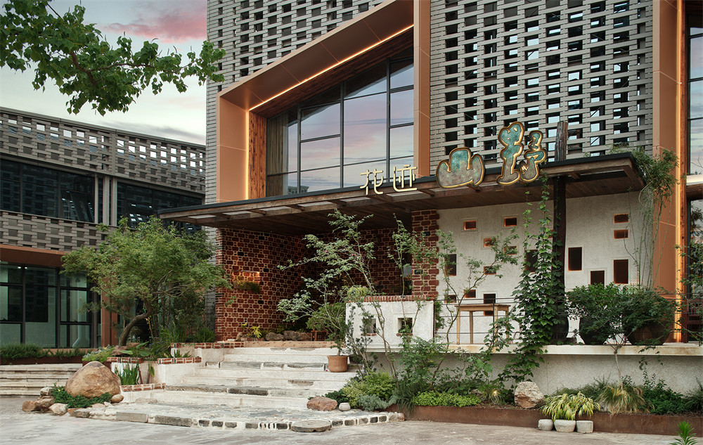 郑州金博大分享花迹·山野地道农家菜餐厅装修设计(图1) 郑州金博大分享花迹·山野地道农家菜餐厅装修设计(图1)