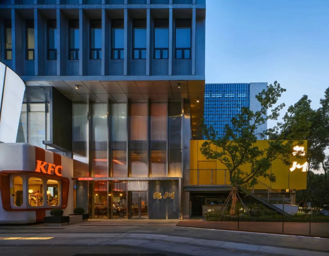 九川中餐·烧烤·小酒馆融合店装修设计方案(图2) 九川中餐·烧烤·小酒馆融合店装修设计方案(图2)