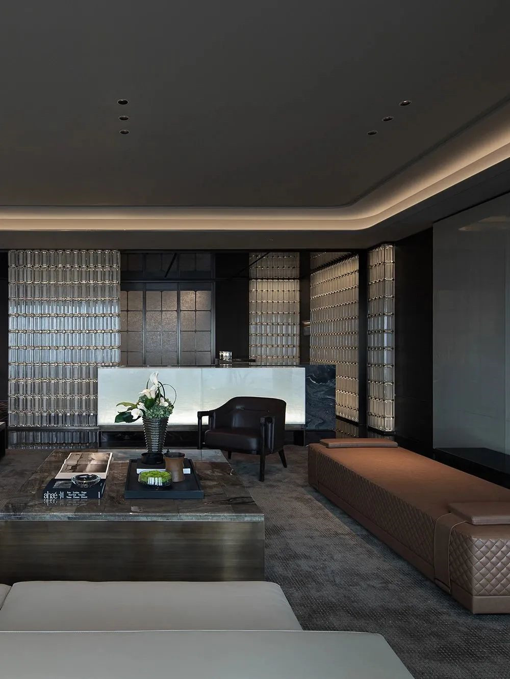 高端企业总部总裁办公室&会所装修设计方案(图2) 高端企业总部总裁办公室&会所装修设计方案(图2)