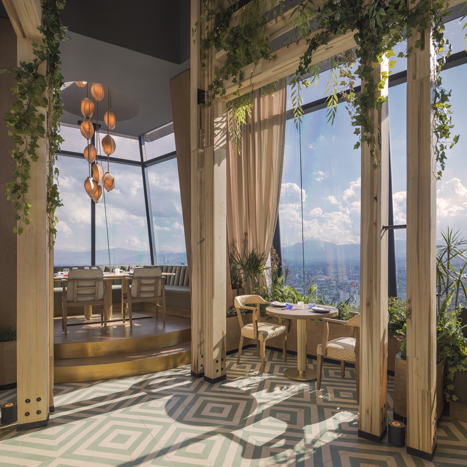 室内庭院式LING LING特色餐厅装修设计方案(图5) 室内庭院式LING LING特色餐厅装修设计方案(图5)