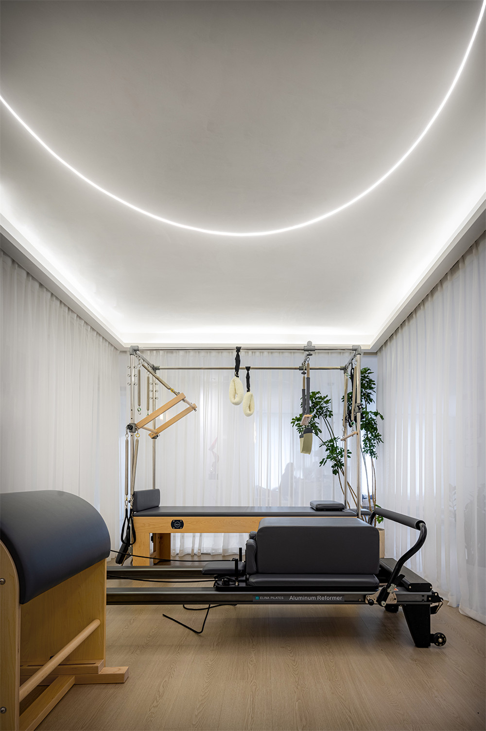 郑州金博大分享400平知行普拉提运动空间装修设计(图9) 郑州金博大分享400平知行普拉提运动空间装修设计(图9)