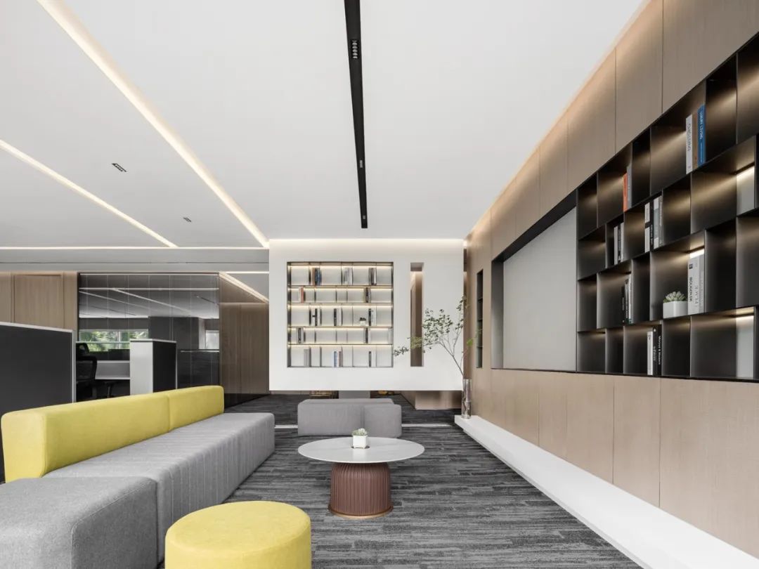 郑州金博大分享联想控股3.0多元办公室装修设计(图12) 郑州金博大分享联想控股3.0多元办公室装修设计(图12)