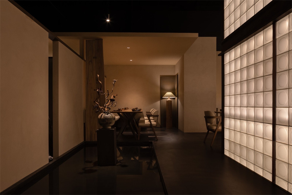 传统园林融合现代美学 眉舍川菜餐厅装修设计(图5) 传统园林融合现代美学 眉舍川菜餐厅装修设计(图5)