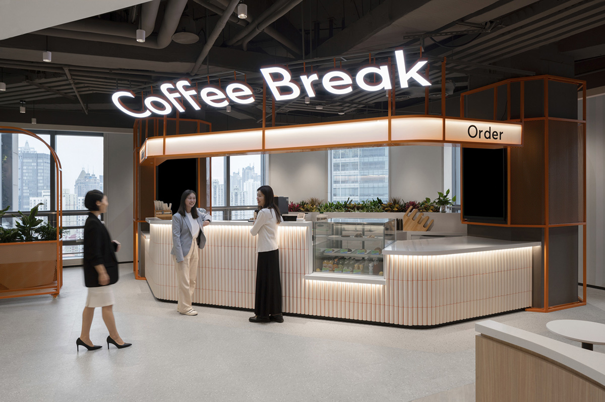 多元、包容的渣打银行上海总部办公室装修设计(图10) 多元、包容的渣打银行上海总部办公室装修设计(图10)