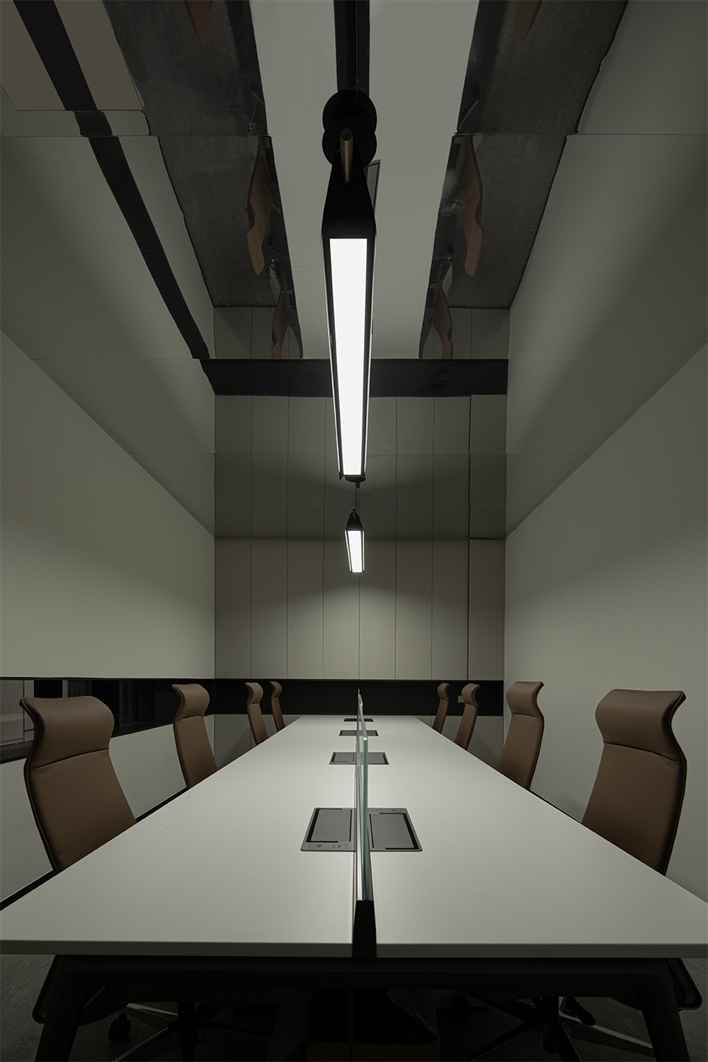 极简纯粹的滨绿大厦办公室装修设计方案(图10) 极简纯粹的滨绿大厦办公室装修设计方案(图10)