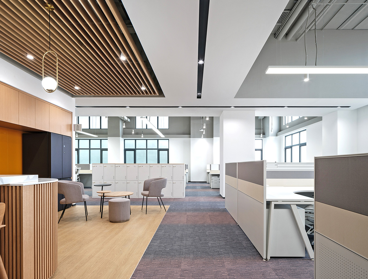 郑州金博大推荐华为海思东升科技园办公室装修设计(图9) 郑州金博大推荐华为海思东升科技园办公室装修设计(图9)