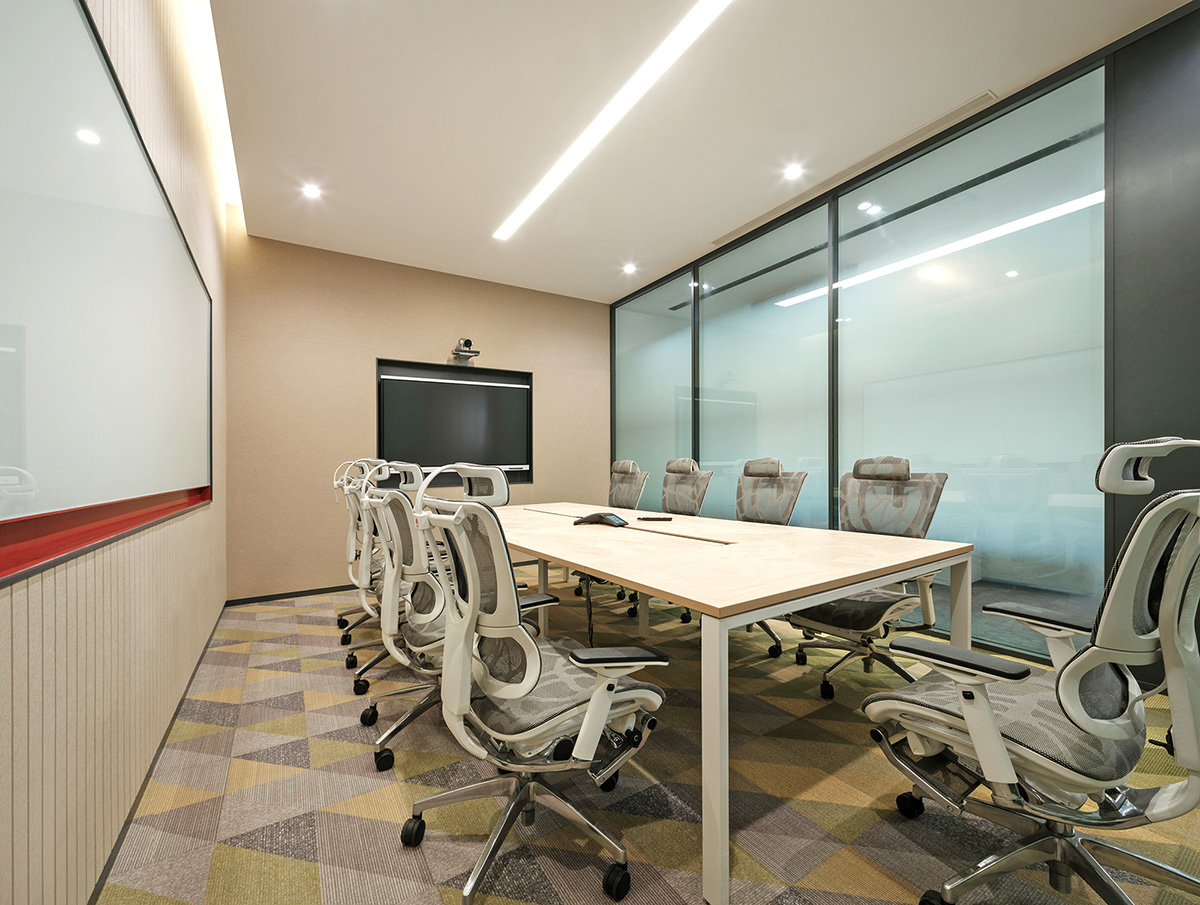 郑州金博大推荐华为海思东升科技园办公室装修设计(图12) 郑州金博大推荐华为海思东升科技园办公室装修设计(图12)