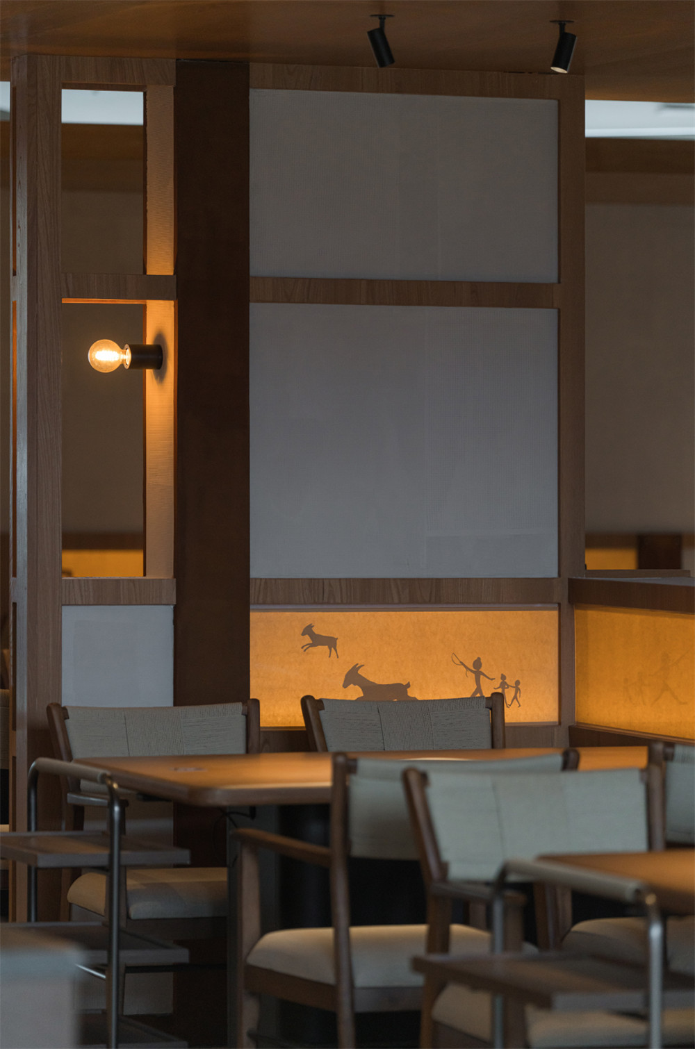 郑州餐饮设计推荐巧阿斗传统羊肉汤锅装修设计案例(图6) 郑州餐饮设计推荐巧阿斗传统羊肉汤锅装修设计案例(图6)