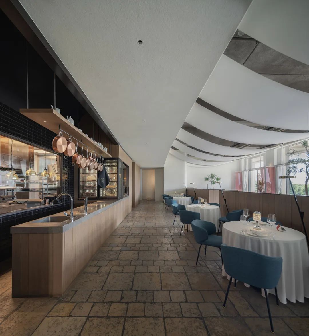 郑州金博大推荐BLG现代法式餐厅装修设计方案(图6) 郑州金博大推荐BLG现代法式餐厅装修设计方案(图6)