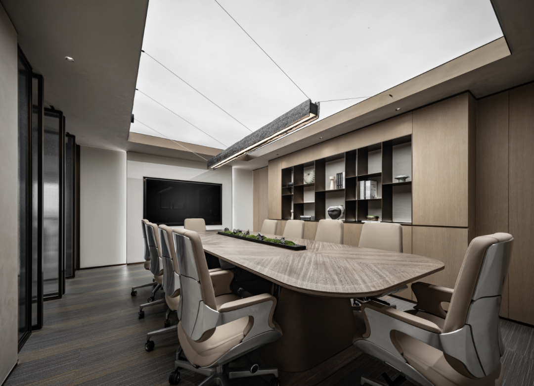 现代大气的金融公司办公室装修设计方案(图7) 现代大气的金融公司办公室装修设计方案(图7)