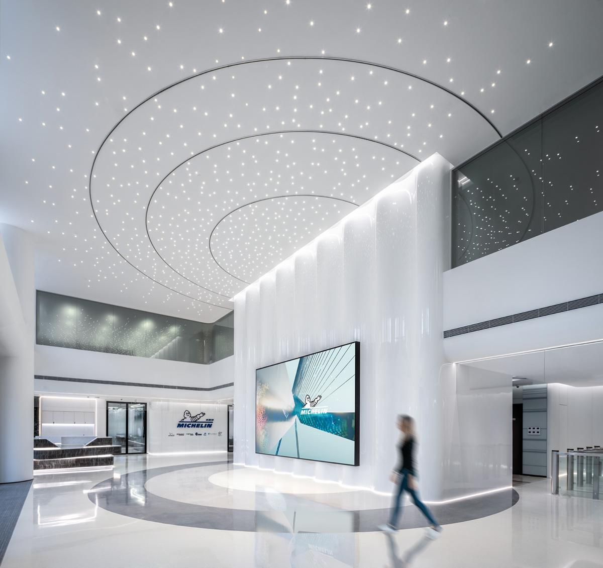 12000平米其林中国总部办公楼装修设计方案(图2) 12000平米其林中国总部办公楼装修设计方案(图2)