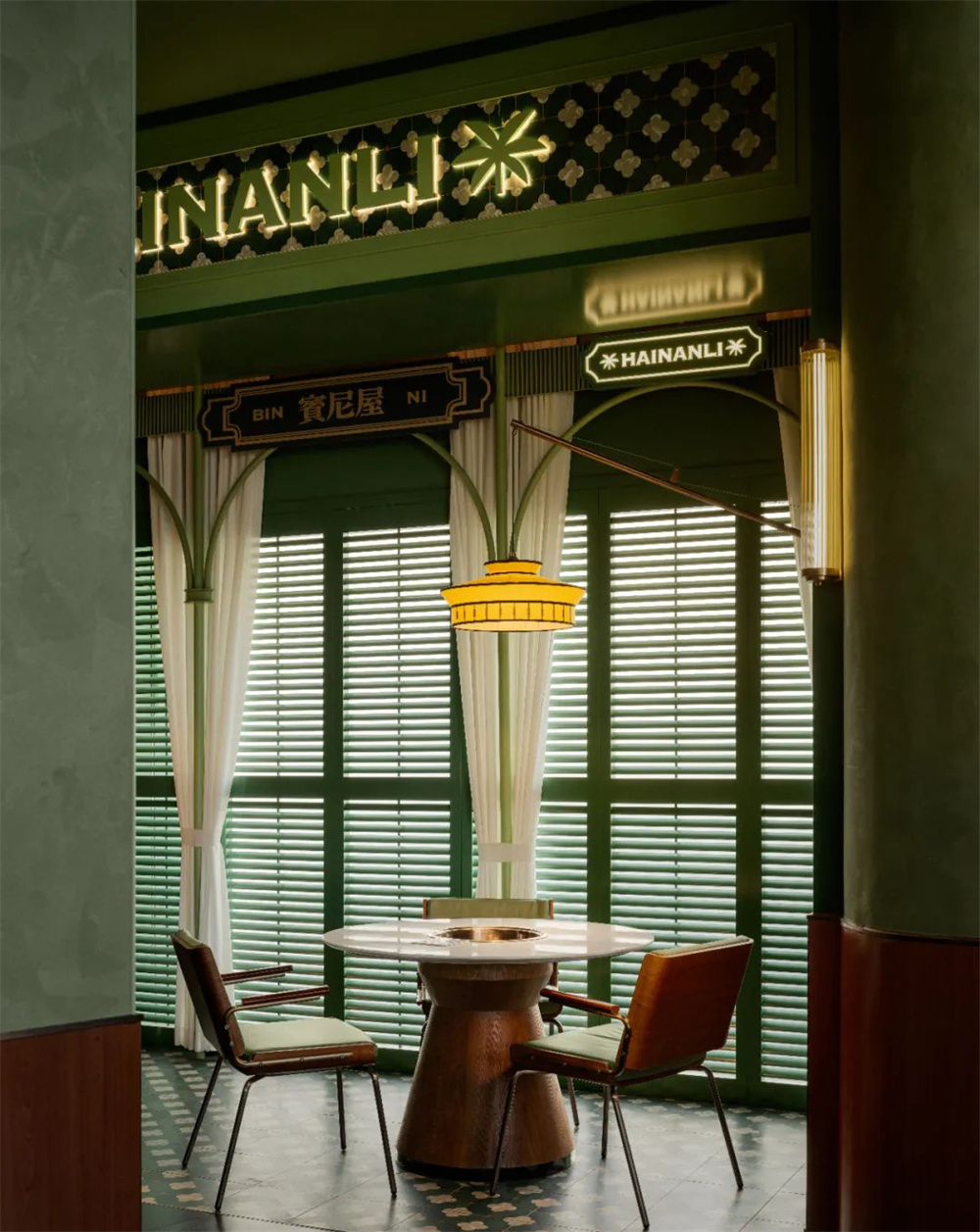 精致南洋风 海楠里·椰子鸡火锅店装修设计案例(图10) 精致南洋风 海楠里·椰子鸡火锅店装修设计案例(图10)