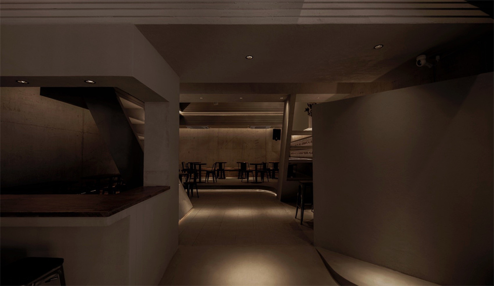 专为年轻人打造的跳海酒馆装修设计案例(图2) 专为年轻人打造的跳海酒馆装修设计案例(图2)