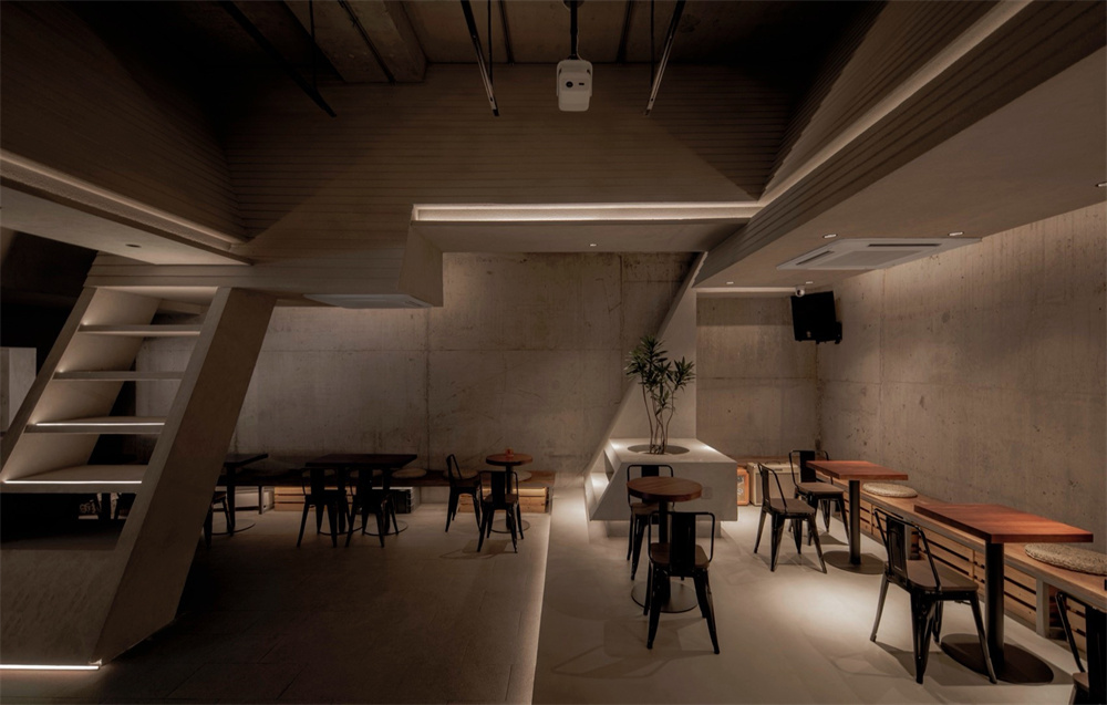 专为年轻人打造的跳海酒馆装修设计案例(图4) 专为年轻人打造的跳海酒馆装修设计案例(图4)