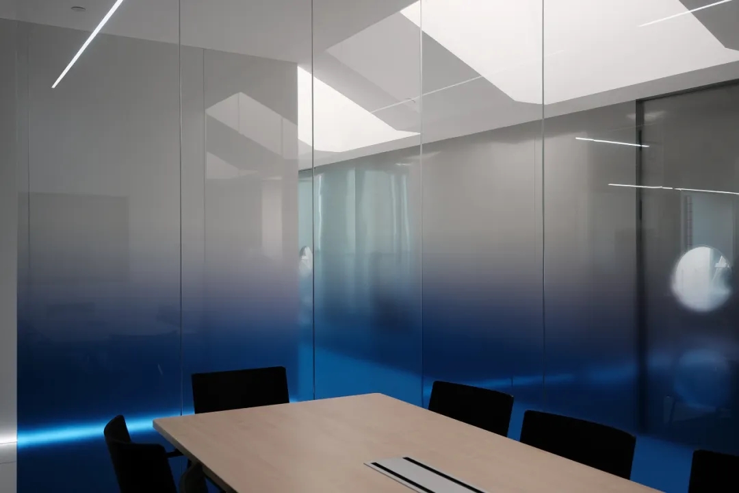 更符合年轻人喜好的法大大总部办公室装修设计方案(图5) 更符合年轻人喜好的法大大总部办公室装修设计方案(图5)