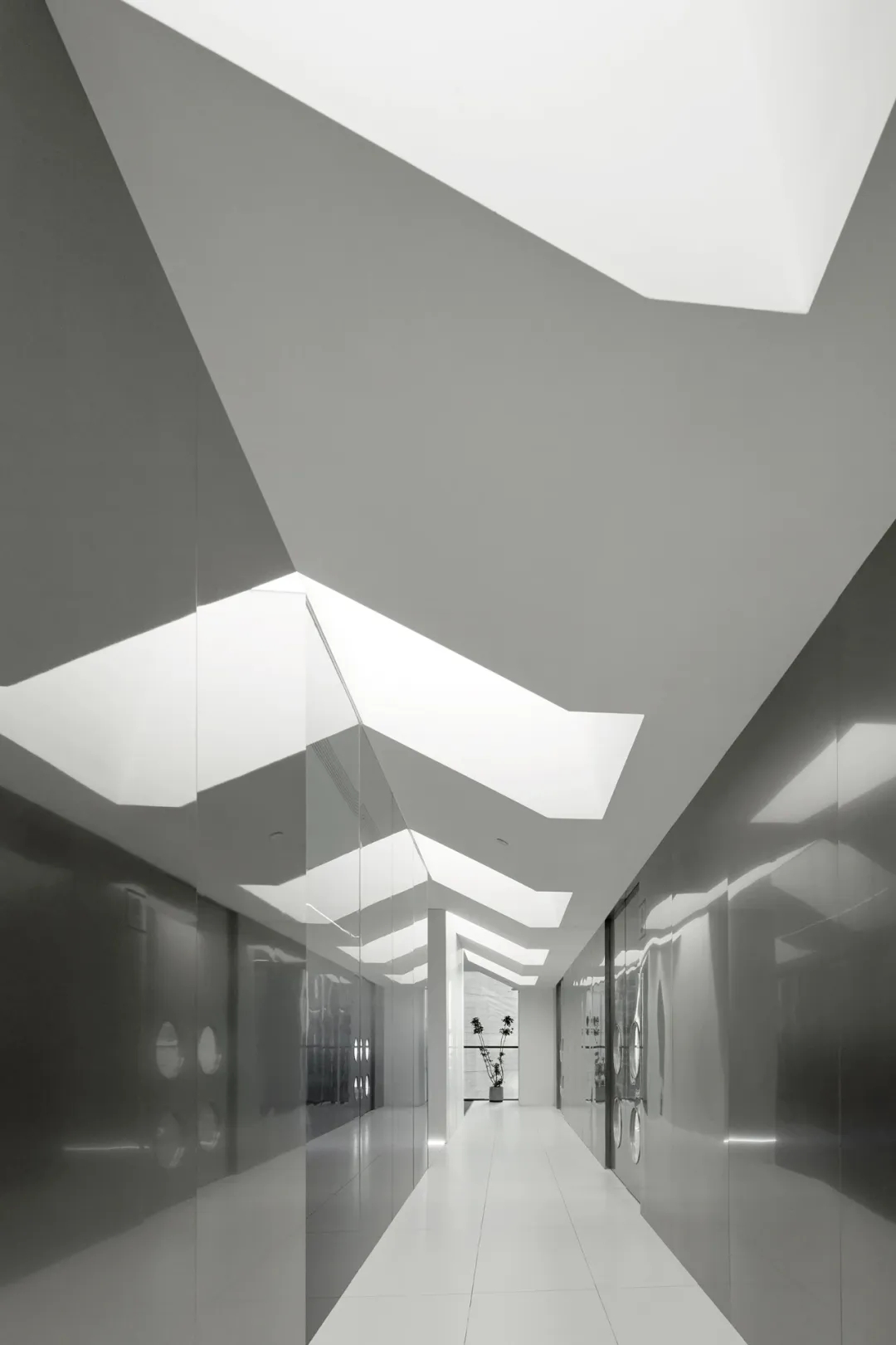 更符合年轻人喜好的法大大总部办公室装修设计方案(图6) 更符合年轻人喜好的法大大总部办公室装修设计方案(图6)