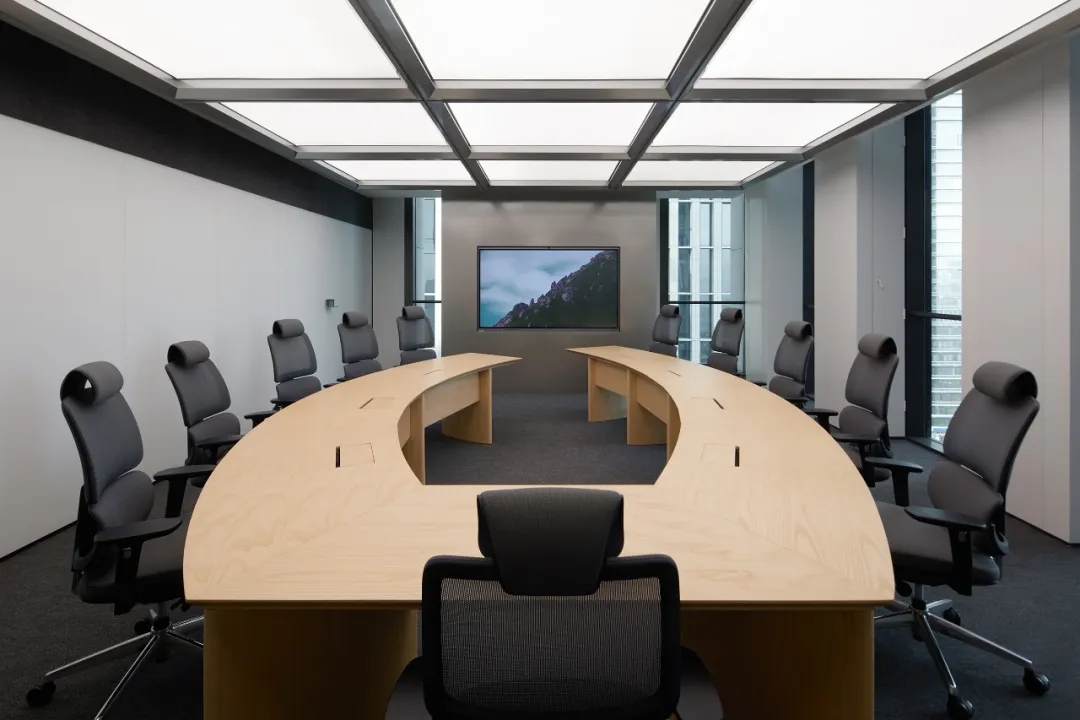 更符合年轻人喜好的法大大总部办公室装修设计方案(图8) 更符合年轻人喜好的法大大总部办公室装修设计方案(图8)