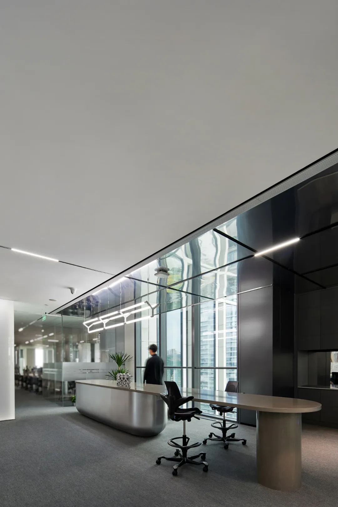 更符合年轻人喜好的法大大总部办公室装修设计方案(图14) 更符合年轻人喜好的法大大总部办公室装修设计方案(图14)