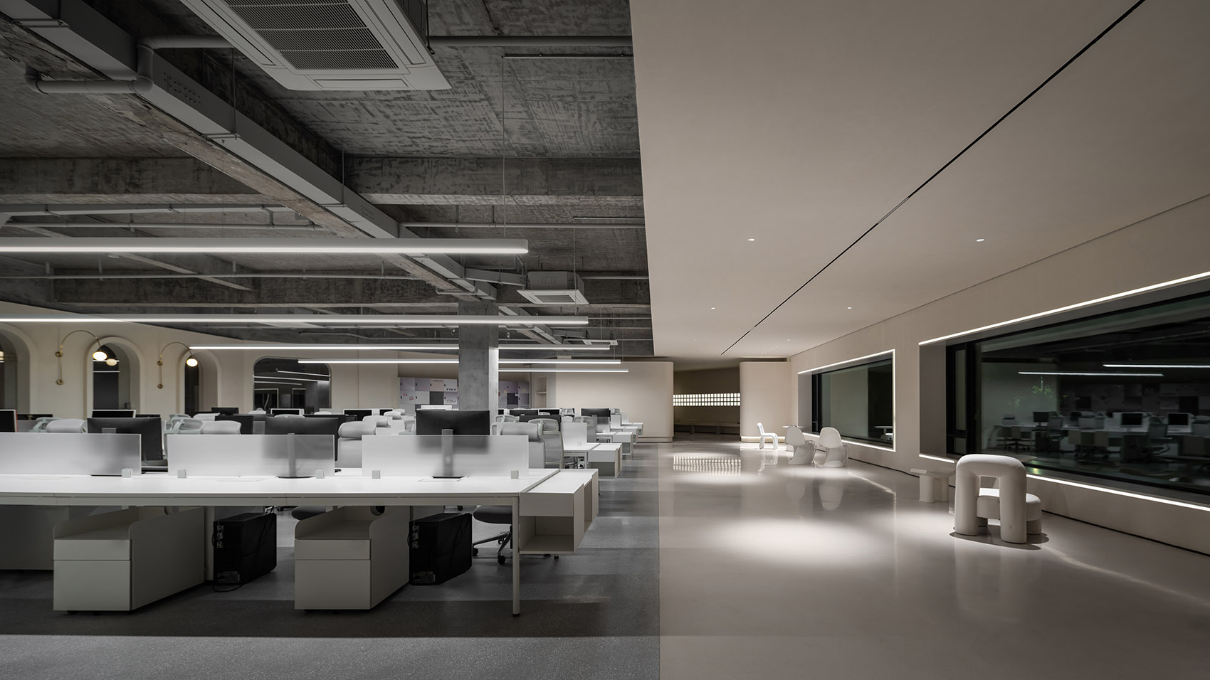 打破传统印象 电子商务公司独栋办公楼装修设计(图5) 打破传统印象 电子商务公司独栋办公楼装修设计(图5)