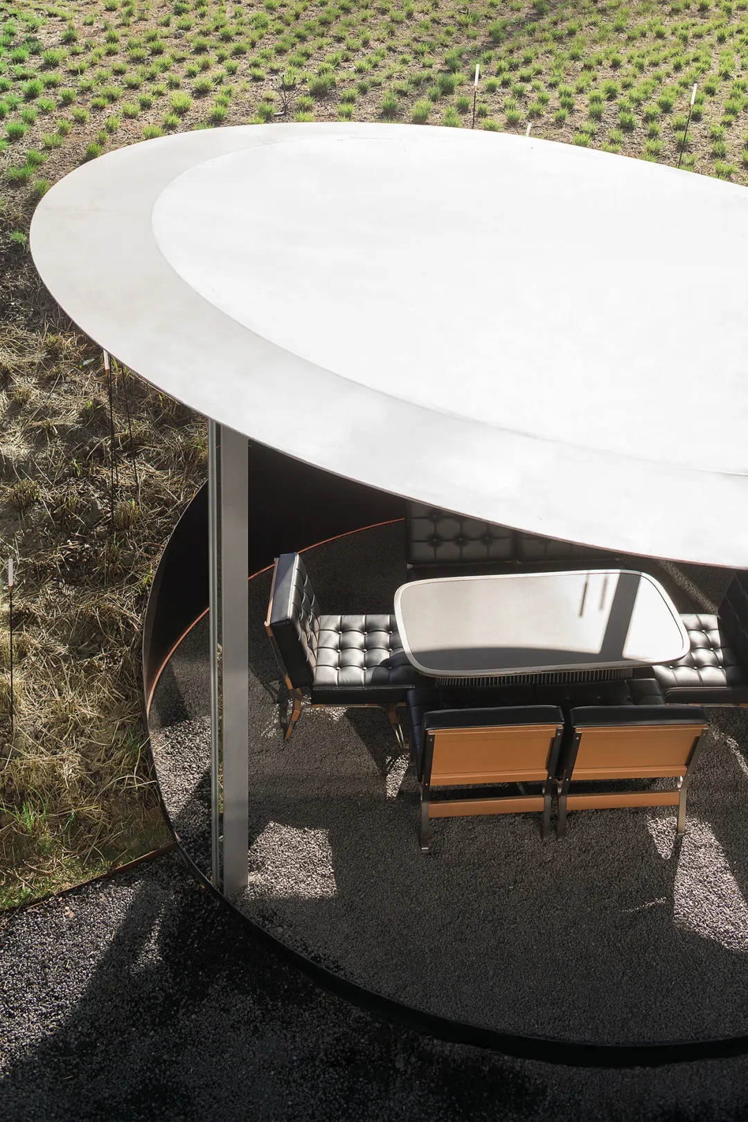 郑州金博大推荐前卫科技风小酒馆装修设计方案(图9) 郑州金博大推荐前卫科技风小酒馆装修设计方案(图9)