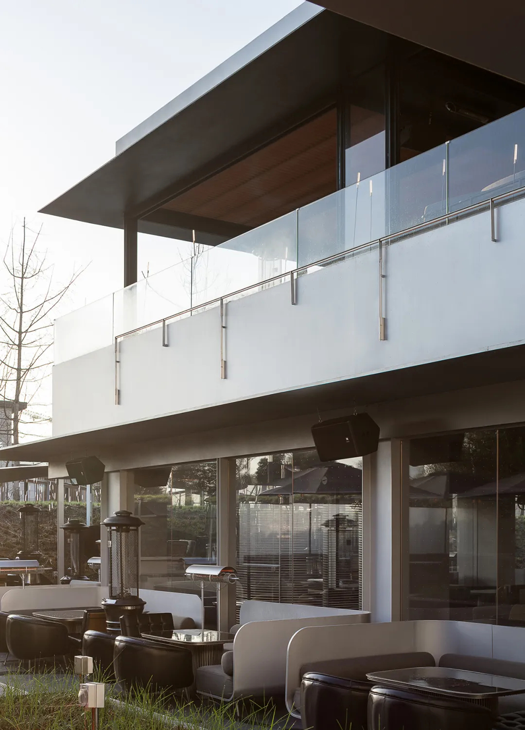 郑州金博大推荐前卫科技风小酒馆装修设计方案(图10) 郑州金博大推荐前卫科技风小酒馆装修设计方案(图10)