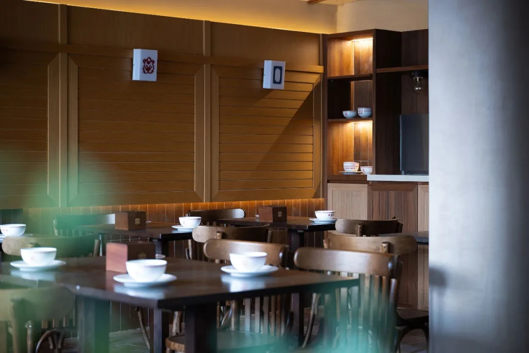 郑州金博大推荐辣富友川菜馆社区店装修设计案例(图7)