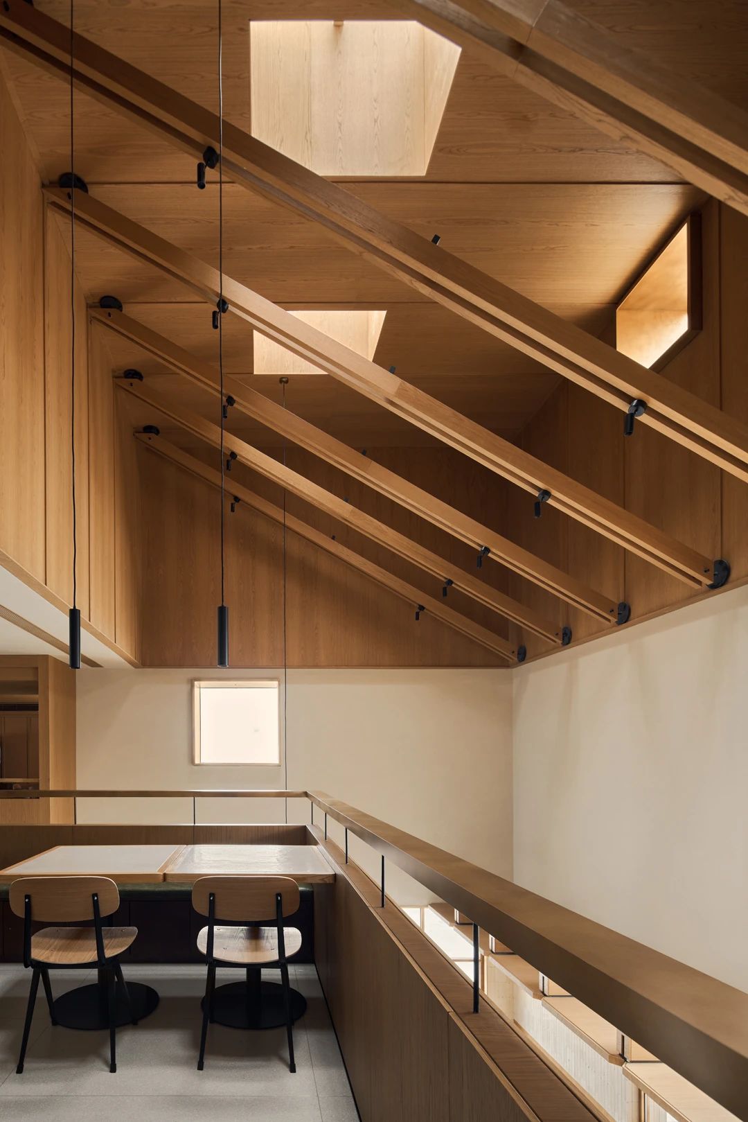 珍煲糖水·砂锅·小海鲜融合餐厅装修设计方案(图9)