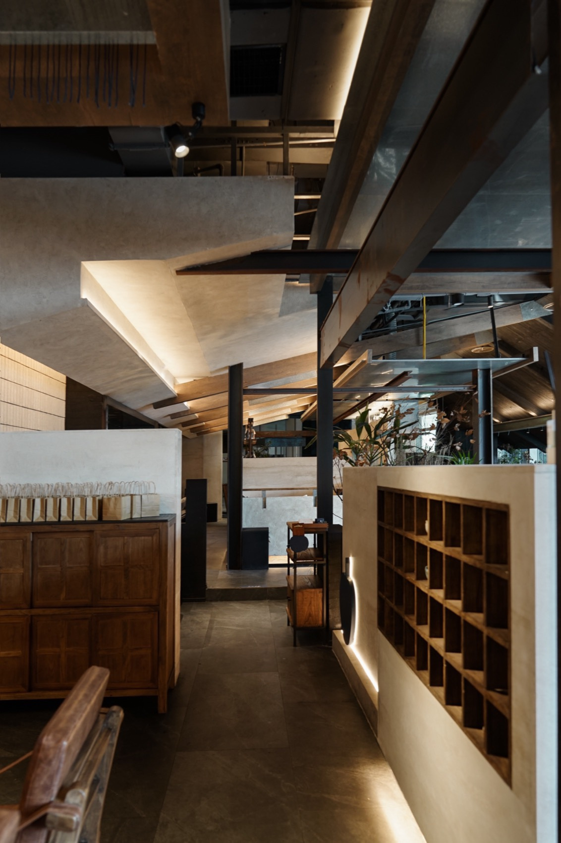 郑州金博大推荐蓝果子云南酸汤火锅店装修设计(图8) 郑州金博大推荐蓝果子云南酸汤火锅店装修设计(图8)