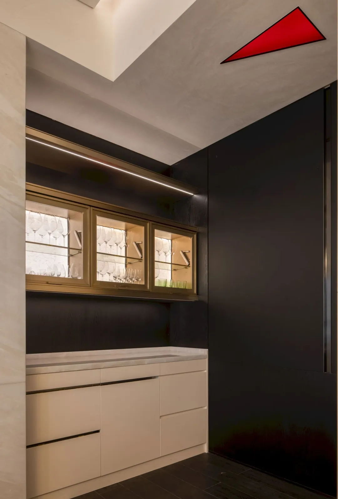 郑州金博大推荐協成连锁海鲜火锅店装修设计(图5) 郑州金博大推荐協成连锁海鲜火锅店装修设计(图5)