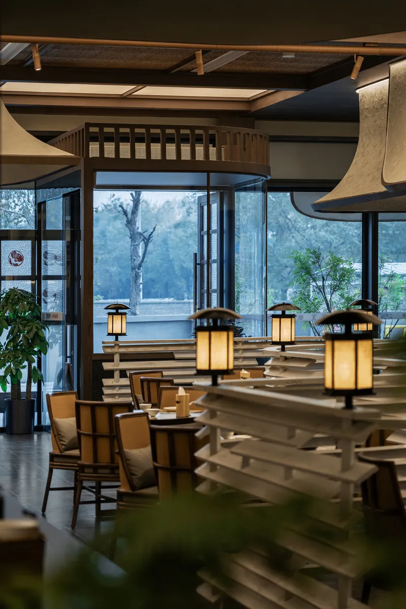 山野特色 朝溪湘伴·鱼汤泡饭湘菜餐厅装修设计(图6) 山野特色 朝溪湘伴·鱼汤泡饭湘菜餐厅装修设计(图6)