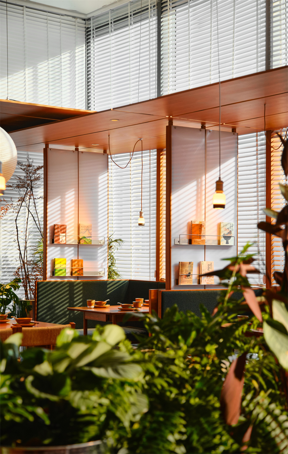 温柔工业风 三只辣椒餐饮店装修设计(图1) 温柔工业风 三只辣椒餐饮店装修设计(图1)