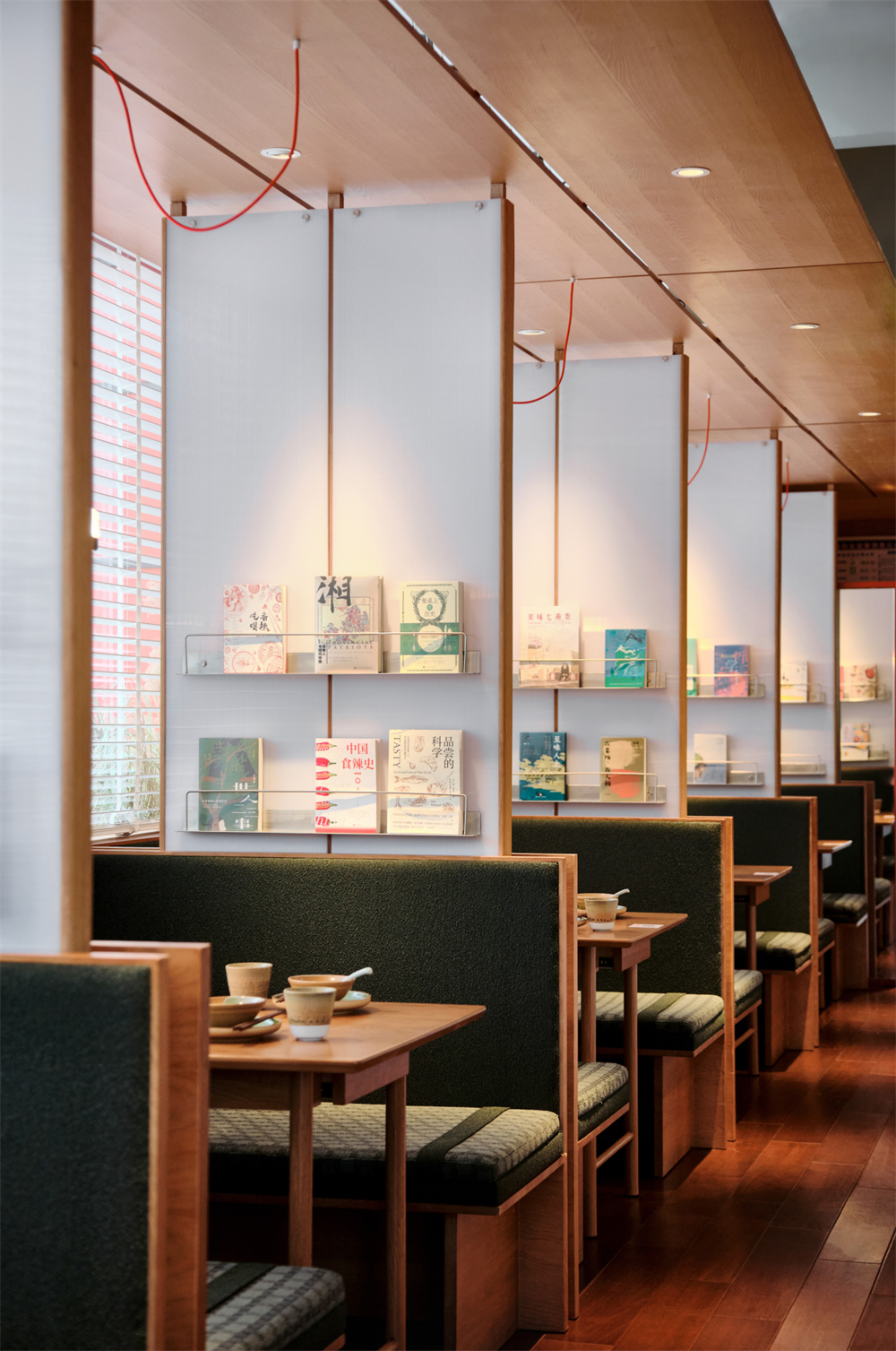 温柔工业风 三只辣椒餐饮店装修设计(图5) 温柔工业风 三只辣椒餐饮店装修设计(图5)