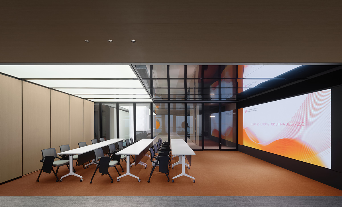 极简现代美学 950平律师办公室装修设计(图5) 极简现代美学 950平律师办公室装修设计(图5)