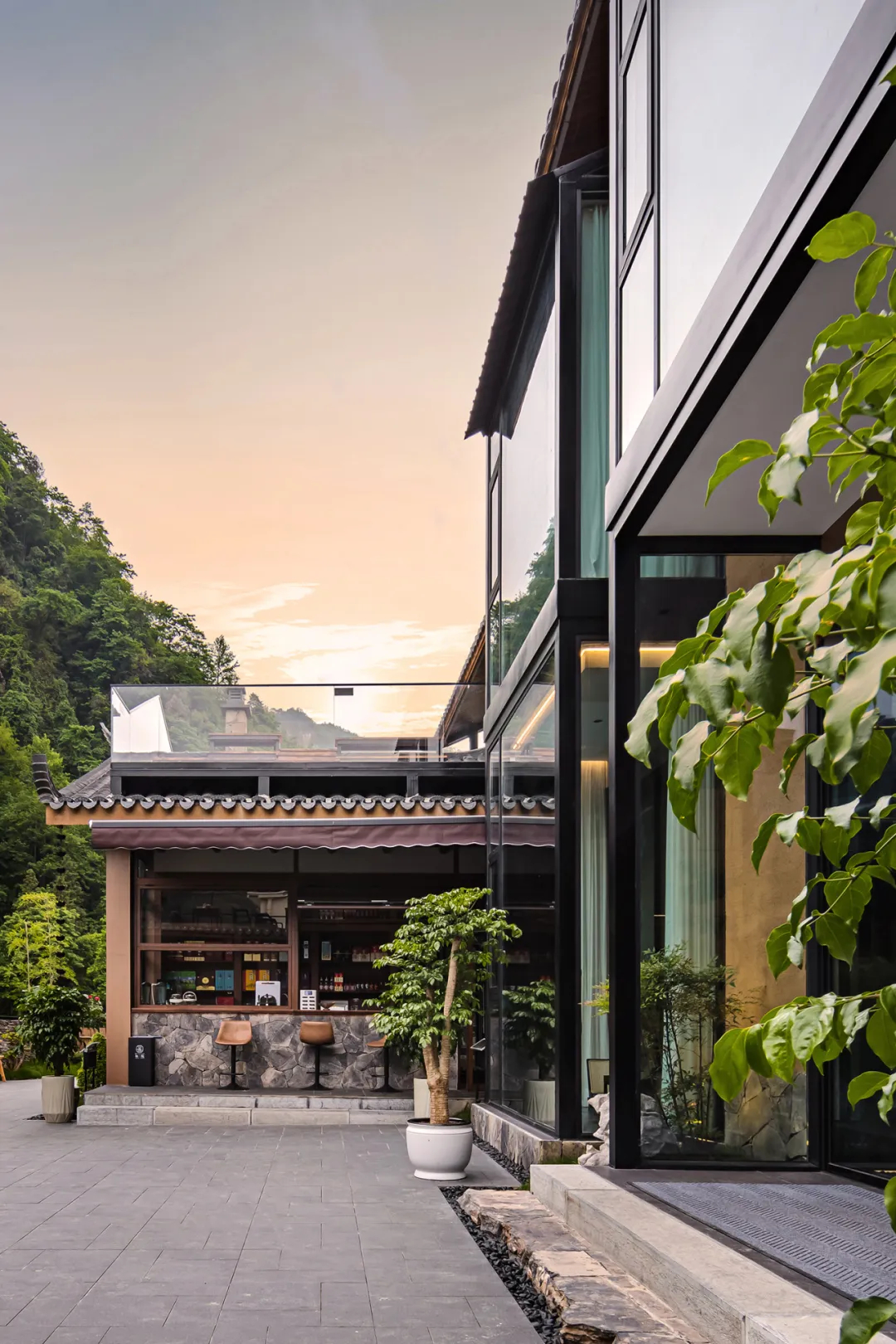 东方美学 五峰如院庭院餐厅装修设计(图2) 东方美学 五峰如院庭院餐厅装修设计(图2)