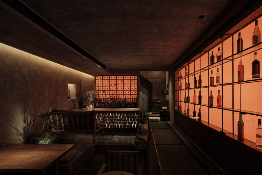 潮汕菜遇上美酒 月上月融合菜餐厅装修设计(图3) 潮汕菜遇上美酒 月上月融合菜餐厅装修设计(图3)