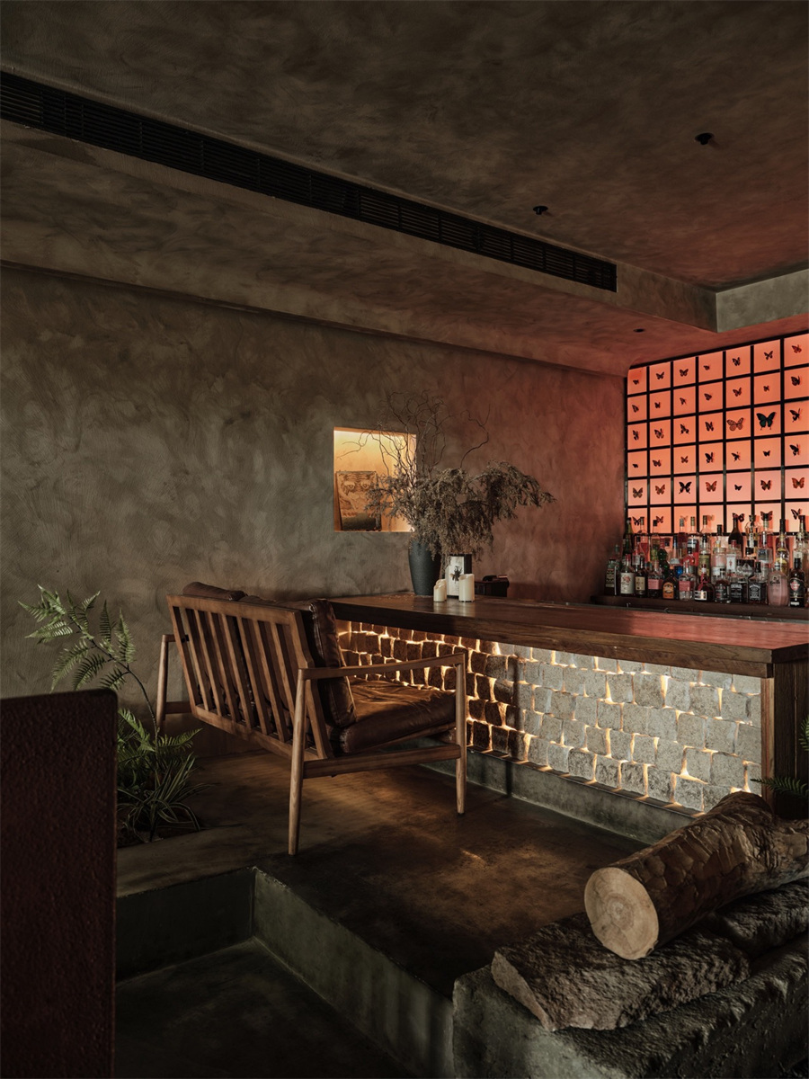 潮汕菜遇上美酒 月上月融合菜餐厅装修设计(图5) 潮汕菜遇上美酒 月上月融合菜餐厅装修设计(图5)