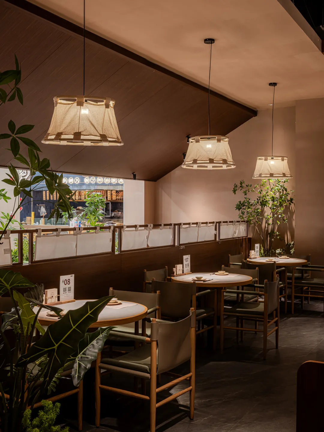 温馨治愈 囍桔健康融合餐厅装修设计(图3) 温馨治愈 囍桔健康融合餐厅装修设计(图3)