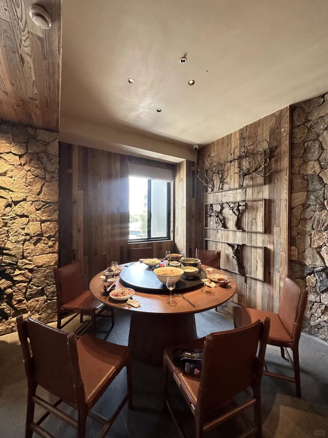 沉浸式乡土体验 衢山村特色菜餐厅装修设计(图11) 沉浸式乡土体验 衢山村特色菜餐厅装修设计(图11)